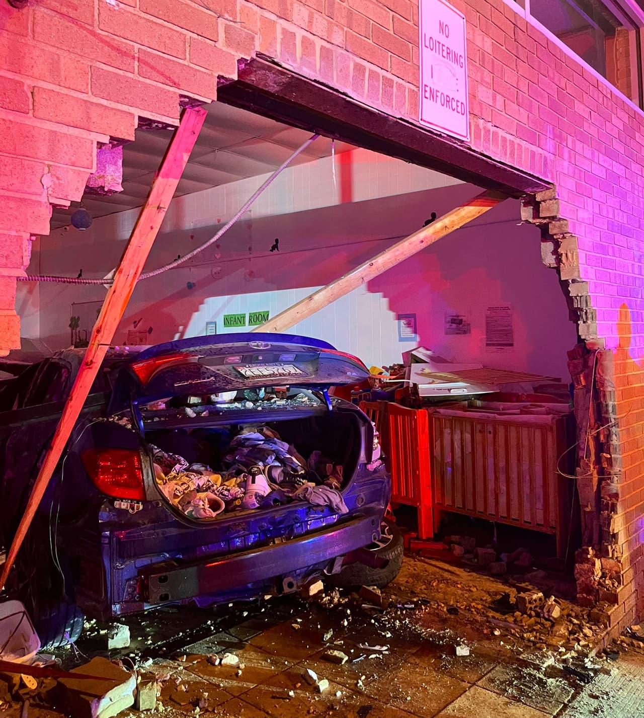 Ocurrió en el 300 Eastern Avenue NE, un sitio conocido como Discovery Learning Academy, un edificio comercial de un piso.