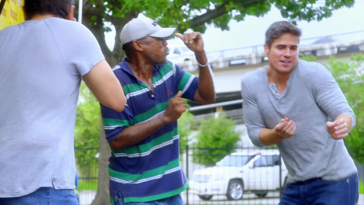 Además de aventuras, Daniel Arenas nos regaló momentos muy divertidos. ¿Recuerdas cuando bailó como Jean-Claude Van Damme?