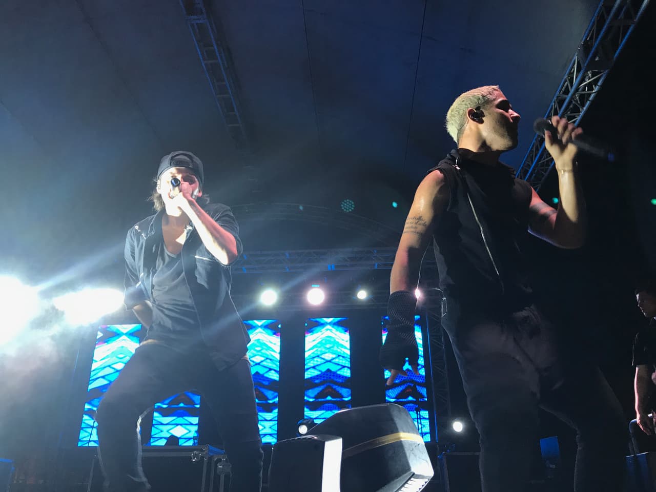 CNCO creó un pandemonio durante su presentación en el KQ Sunset.
