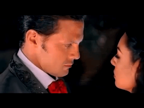 "Decía que él me veía en mis novelas y que le gustaba mucho cómo lloraba y entonces me dijo: '¿Cómo haces para llorar? ¿Cómo llorabas así?' y le dije: 'Yo estudié para eso y hay sensibilidad también, pero yo te podría decir a ti ¿cómo haces tú para tener esa voz tan extraordinaria y cantar tan bonito?' y me dijo: 'Así nací'", recordó en la entrevista que compartió 
<a href="https://www.youtube.com/watch?v=UaFlg_TFrcQ">Imagen TV</a>.