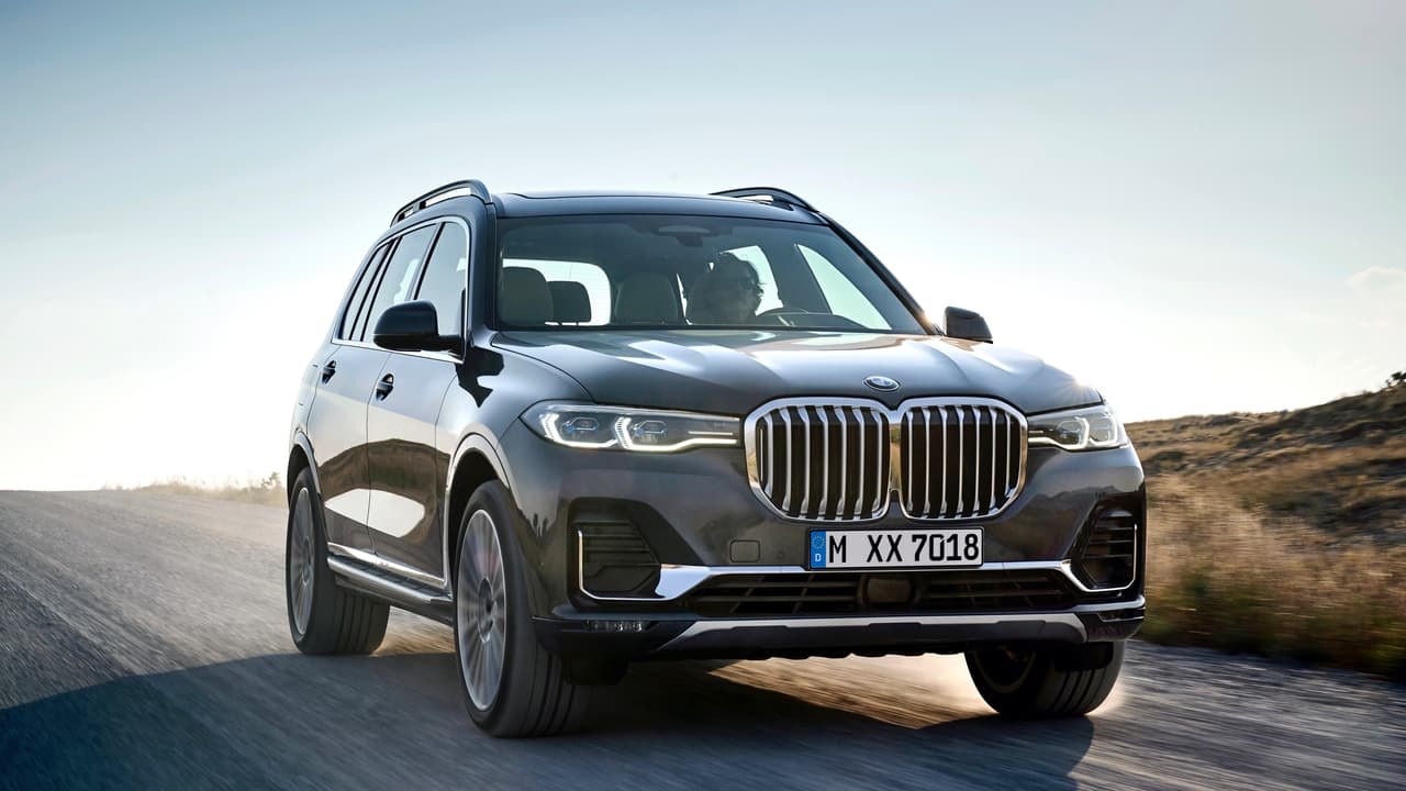 Los precios para la línea de camionetas X7 de BMW arrancan en 74,895 dólares para la X7 xDrive40i, y en dólares 93,595 para la BMW xDrive50i.