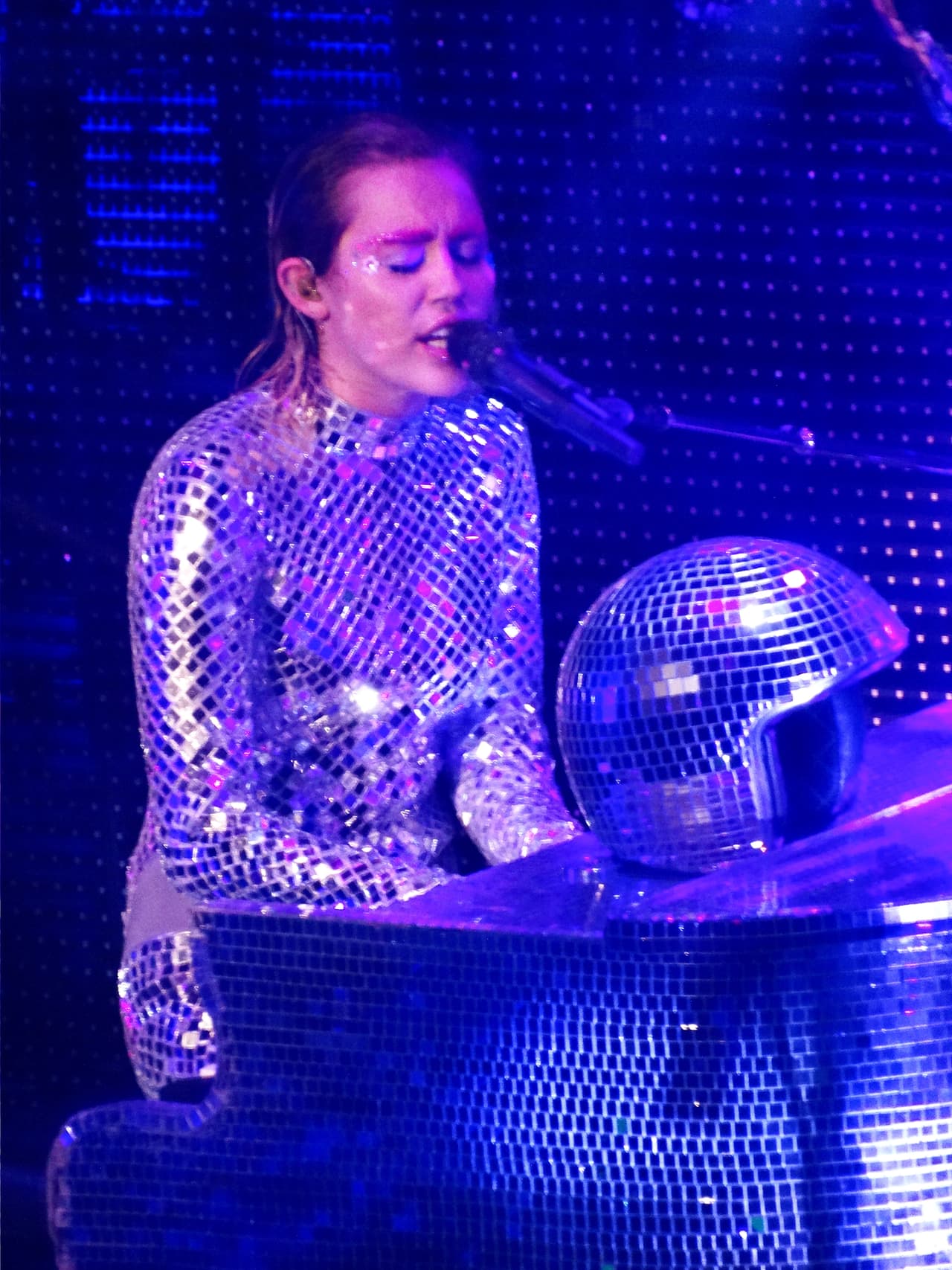 También mostró este atuendo de 'disco ball' que fue de los favoritos.