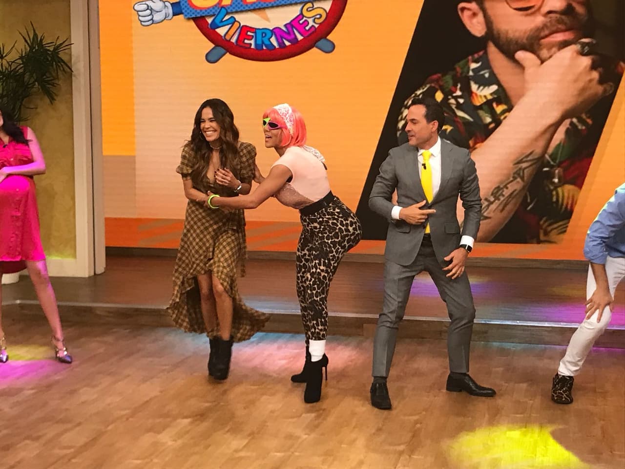 Una víctima más, Karla Martínez no estaba tan convencida de querer bailar como 'La exótica'.