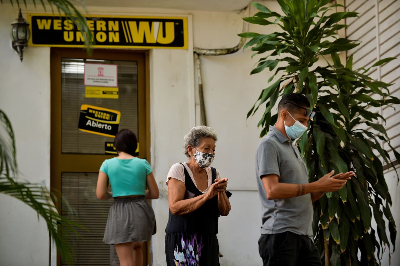 Western Union pide a cubanos acelerar sus envíos de dinero a la isla, antes de que sea tarde