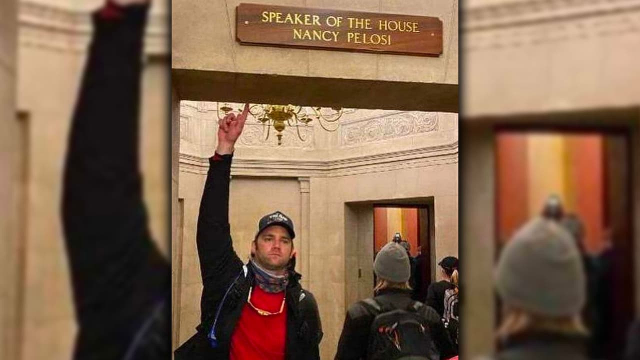 Bombero de Florida bajo investigación por participar en asalto al Capitolio de Washington