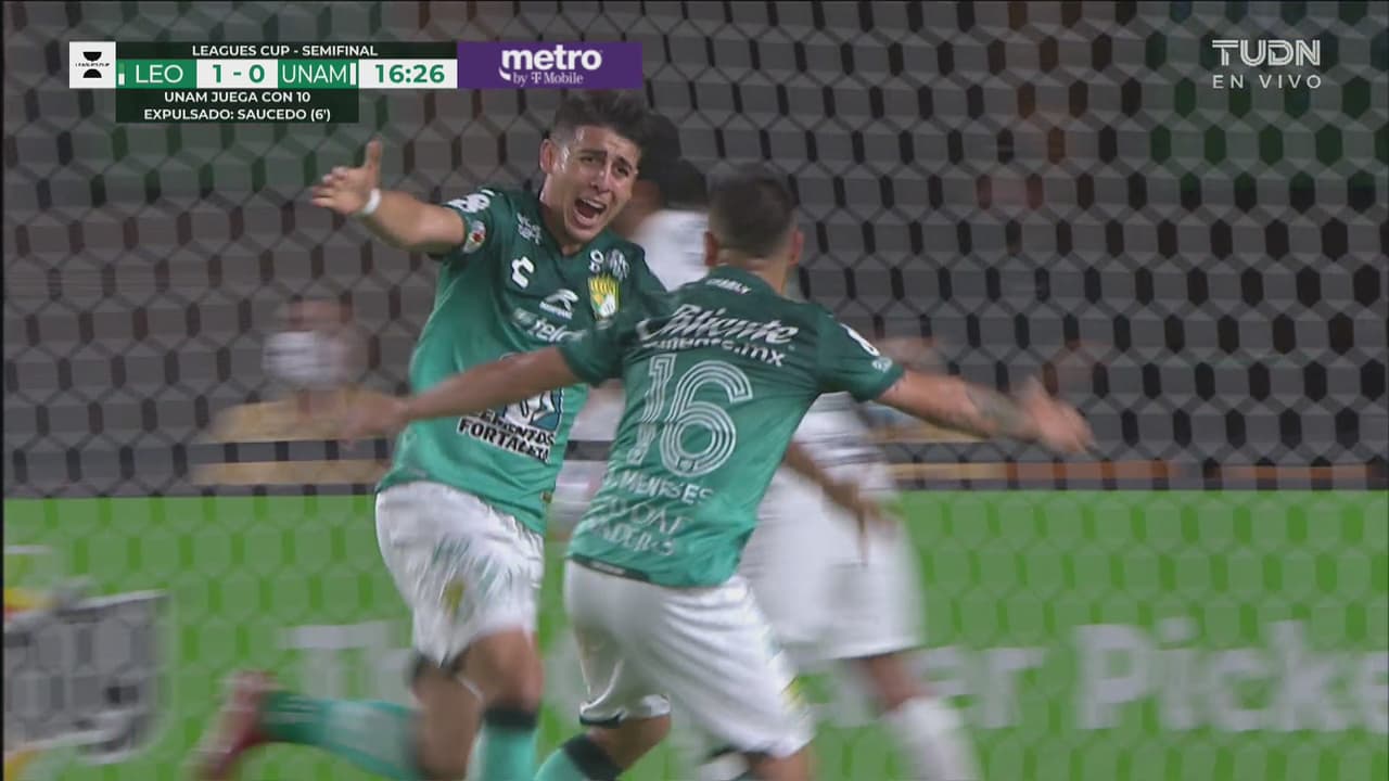 ¡Es para el otro lado! Lira casi hace autogol y Colombatto marca el 1-0