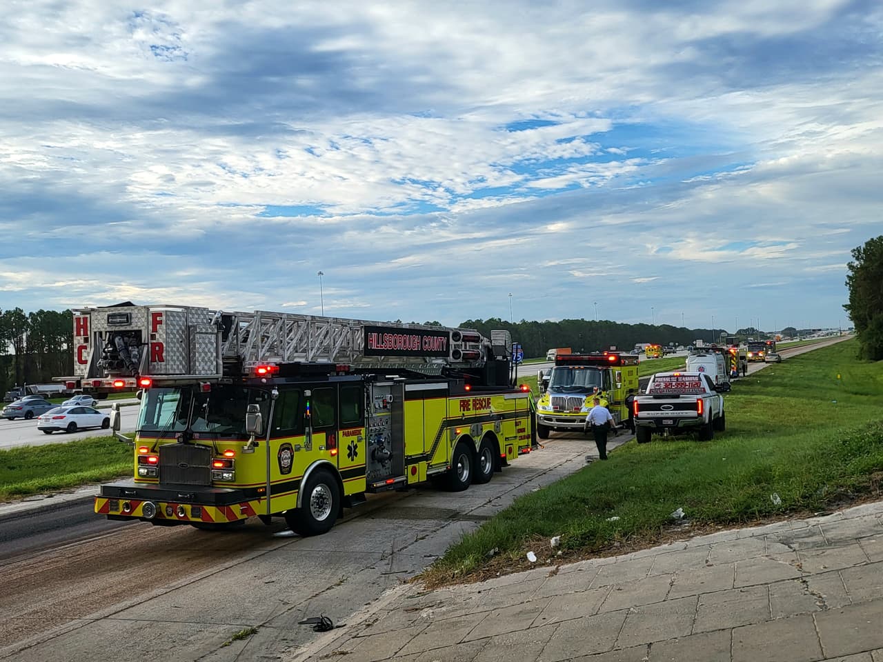 Un accidente múltiple en la intersección de la I-75 y Carretera Estatal 60, en Brandon, en el condado Hillsborough, dejó ocho personas heridas. La causa fue un camión que arrojó tierra mojada a la calle.