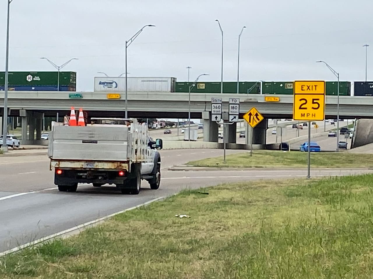 Encuentran el cadáver de un hombre en la carretera 360 en Arlington 