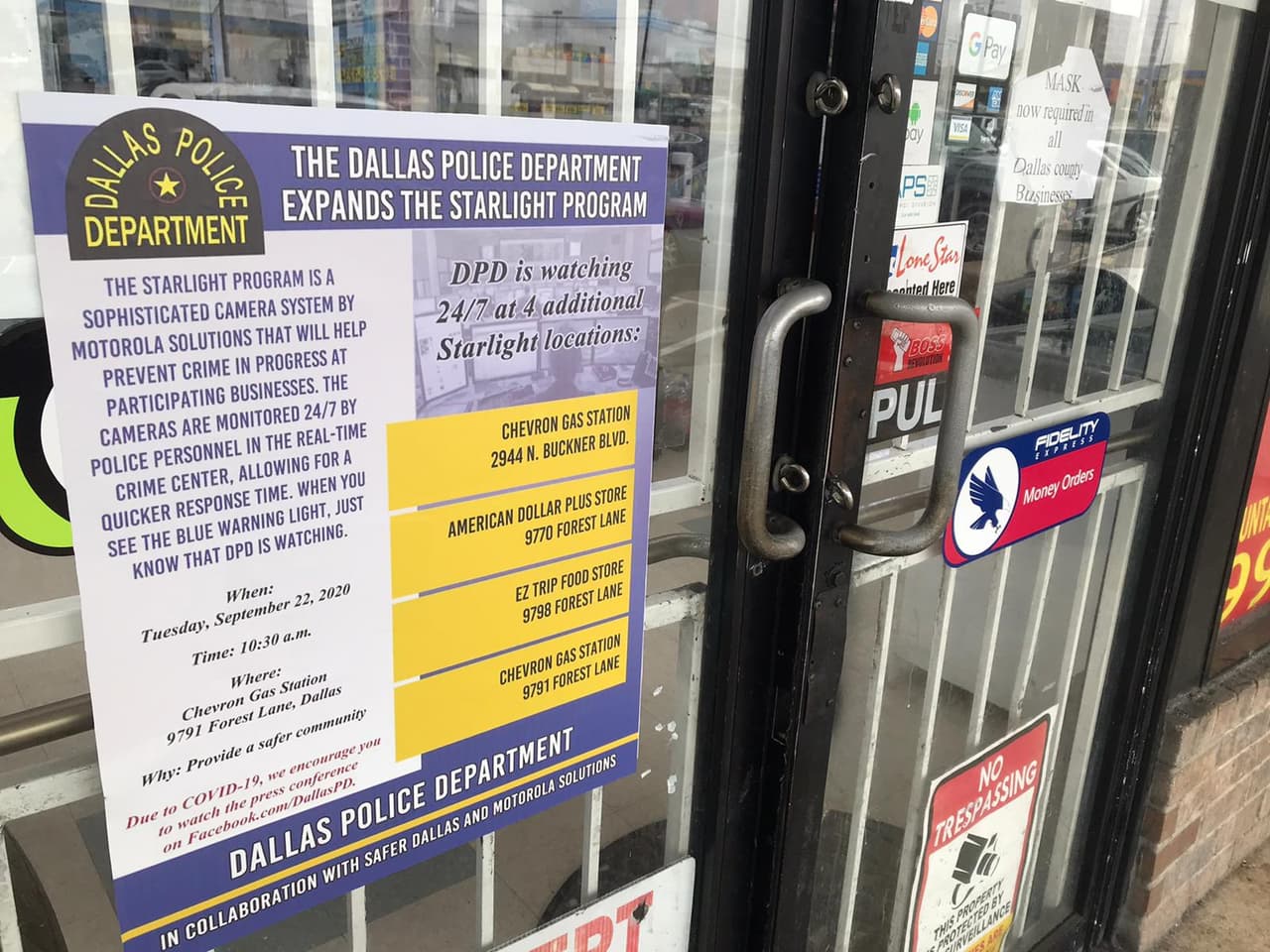 También en el American Dollar Plus ubicado en 9770 Forest Lane y en la tienda EZ Trip, de el 9798 Forest Lane.