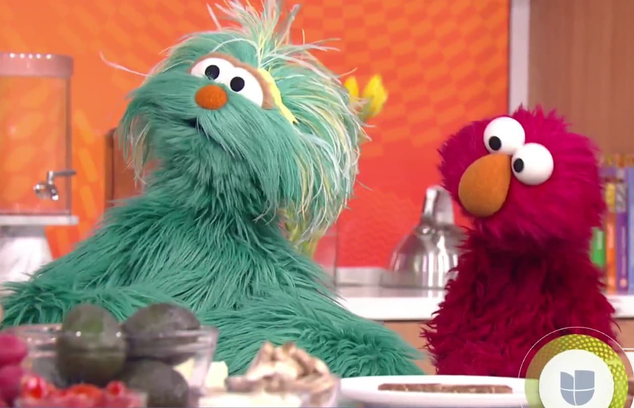 Los dos traviesos monstruos estaban felices porque están celebrando 50 años de su programa con una nueva temporada que llegará a la televisión a partir del 9 de noviembre.