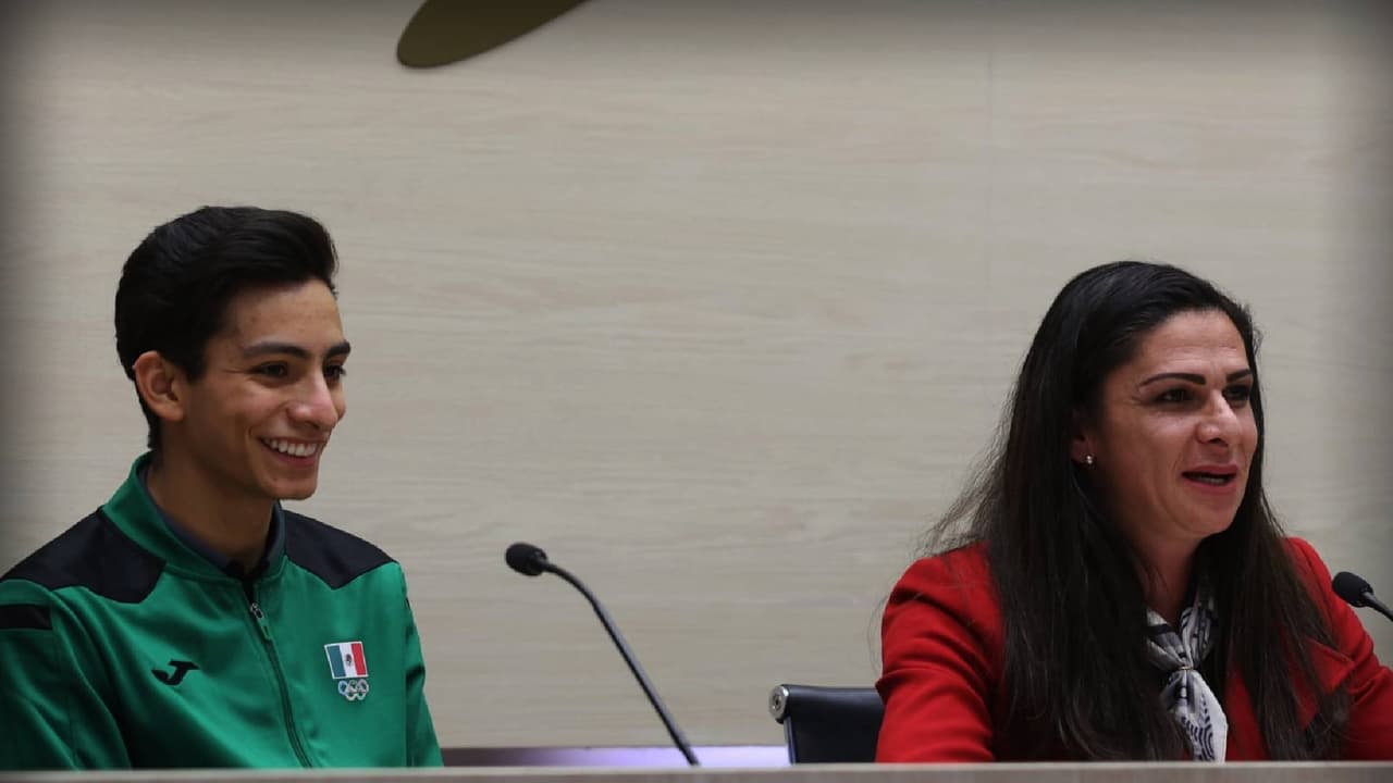 Condiciona Ana Guevara la beca a Donovan Carrillo