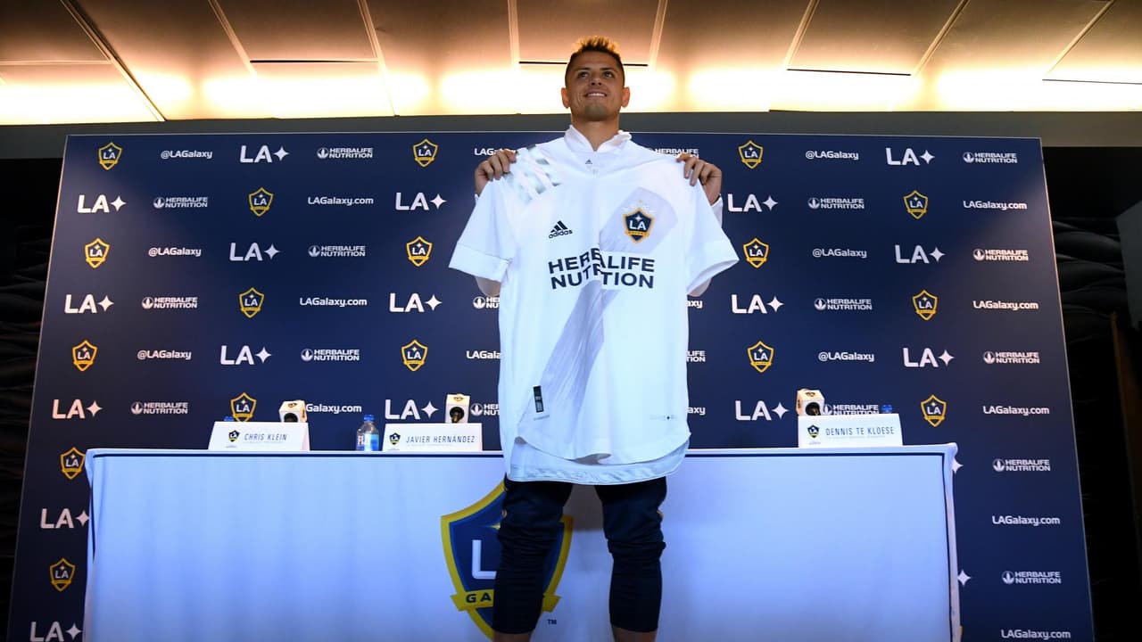 'Chicharito' Hernández y LA Galaxy hacen donativo a albergue