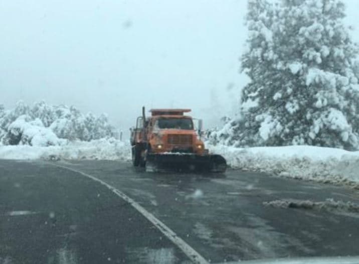 La 
<b>tormenta invernal que traerá lluvia, nieve y temperaturas bajas impactará al sur de California desde el domingo hasta el martes</b> según el pronóstico del Servicio 
<a href="https://www.univision.com/temas/meteorologia">Meteorológico</a> Nacional (NWS).