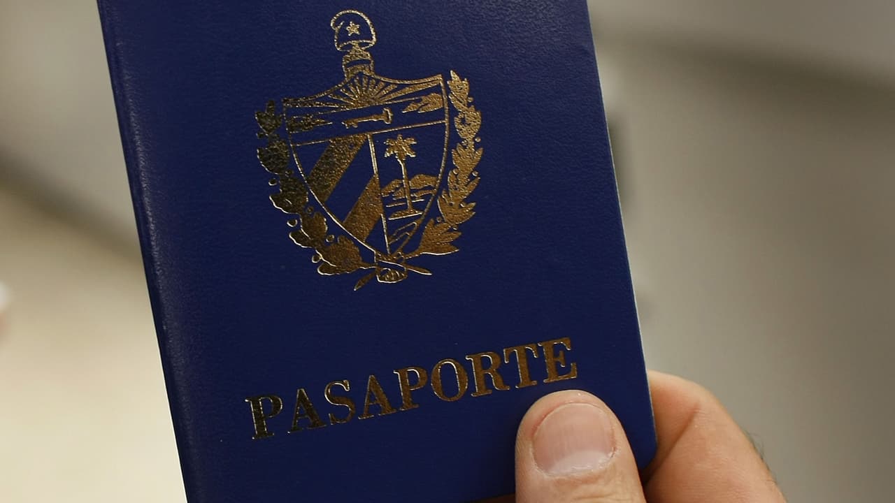 El servicio de inmigración de EEUU impone nuevos requisitos a los cubanos nacidos fuera de la isla 