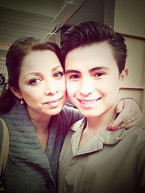 Gracias a estos programas ha tenido como compañeras a famosas actrices como Arlette Pacheco.