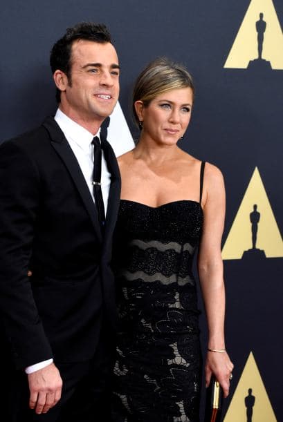 La estrella de cine y su prometido, el guapo Justin Theroux se presentaron en los Premios Gobernadores de la Academia de Artes y Ciencias Cinematográficas.