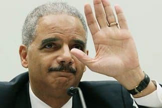 El Secretario de Justicia Eric Holder es hospitalizado