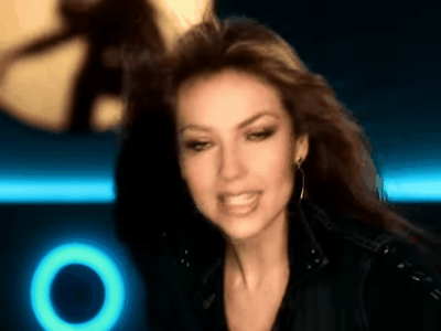 <b>Arrasando</b>
<br>
<i>"Son tantos los celos, </i>
<br>
<i> Que me hacen cosquillas, </i>
<br>
<i> Que si engordo que si enflaco, </i>
<br>
<i> Que si no tengo costillas, </i>
<br>
<i> Hoy tengo respuesta a cualquier encuesta, </i>
<br>
<i> Pues yo sigo caminando, </i>
<br>
<i> Y también sigo arrasando".</i>