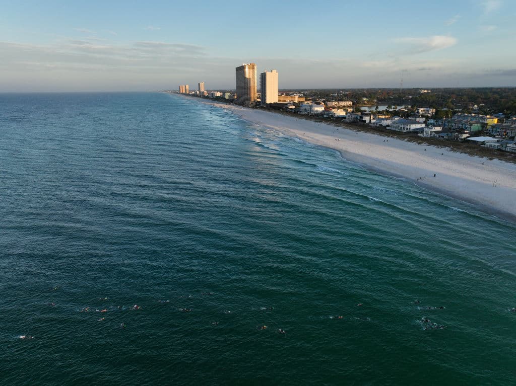 Panama City Beach, en el condado Bay, se posiciona en el cuarto lugar con 7.16 puntos.
<br>
<br>Ha registrado 24 muertes en la zona de surf y 2 ataques de tiburones.