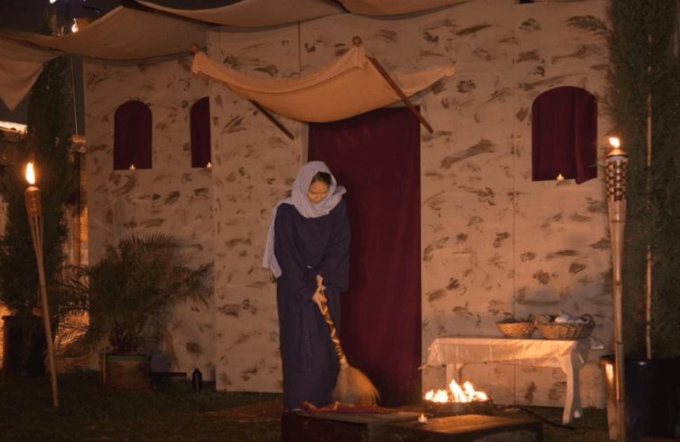 <b>Live Nativity en Modesto</b>
<br>
<b>Cuándo:</b> 13, 14 y 15 de diciembre con tres
<i>shows </i>en vivo. A las 7, 7:30, u 8pm.
<br>
<b>Dónde: </b>Modesto Free Methodist Church, 1520 Rose Ave. En la esquina de Rose y Briggsmore, Modesto, CA
<br>
<b>Costo: </b>Entrada gratis.
<br>