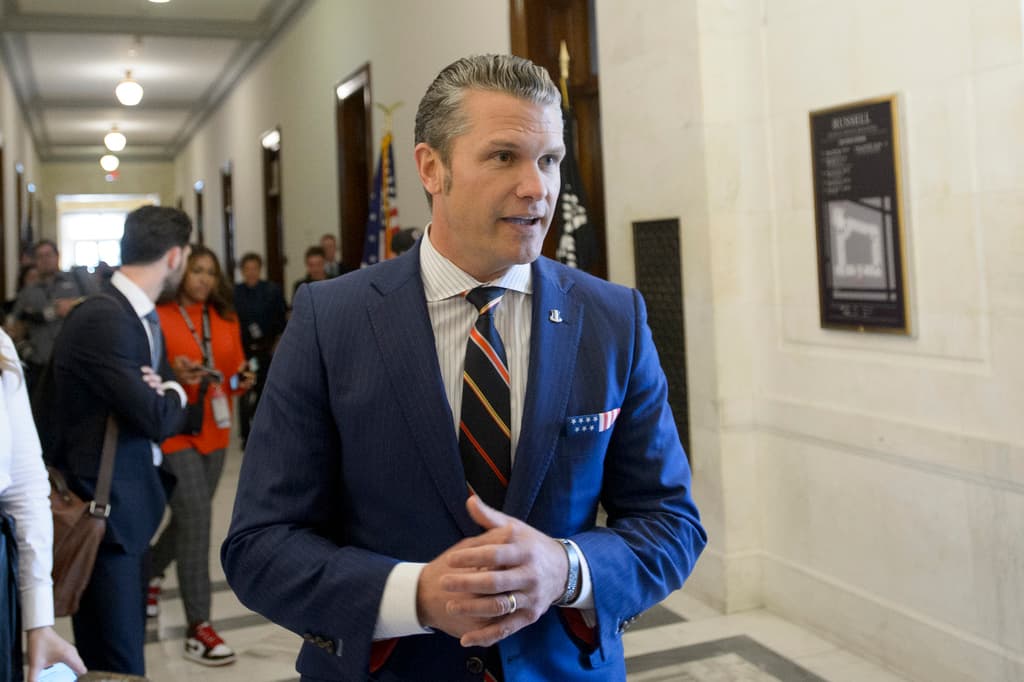 “Un abusador de mujeres”: así calificó su propia madre a Pete Hegseth, el candidato de Trump para secretario de Defensa
