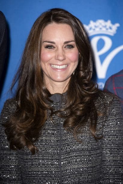 Kate no podría lucir más feliz y guapa.