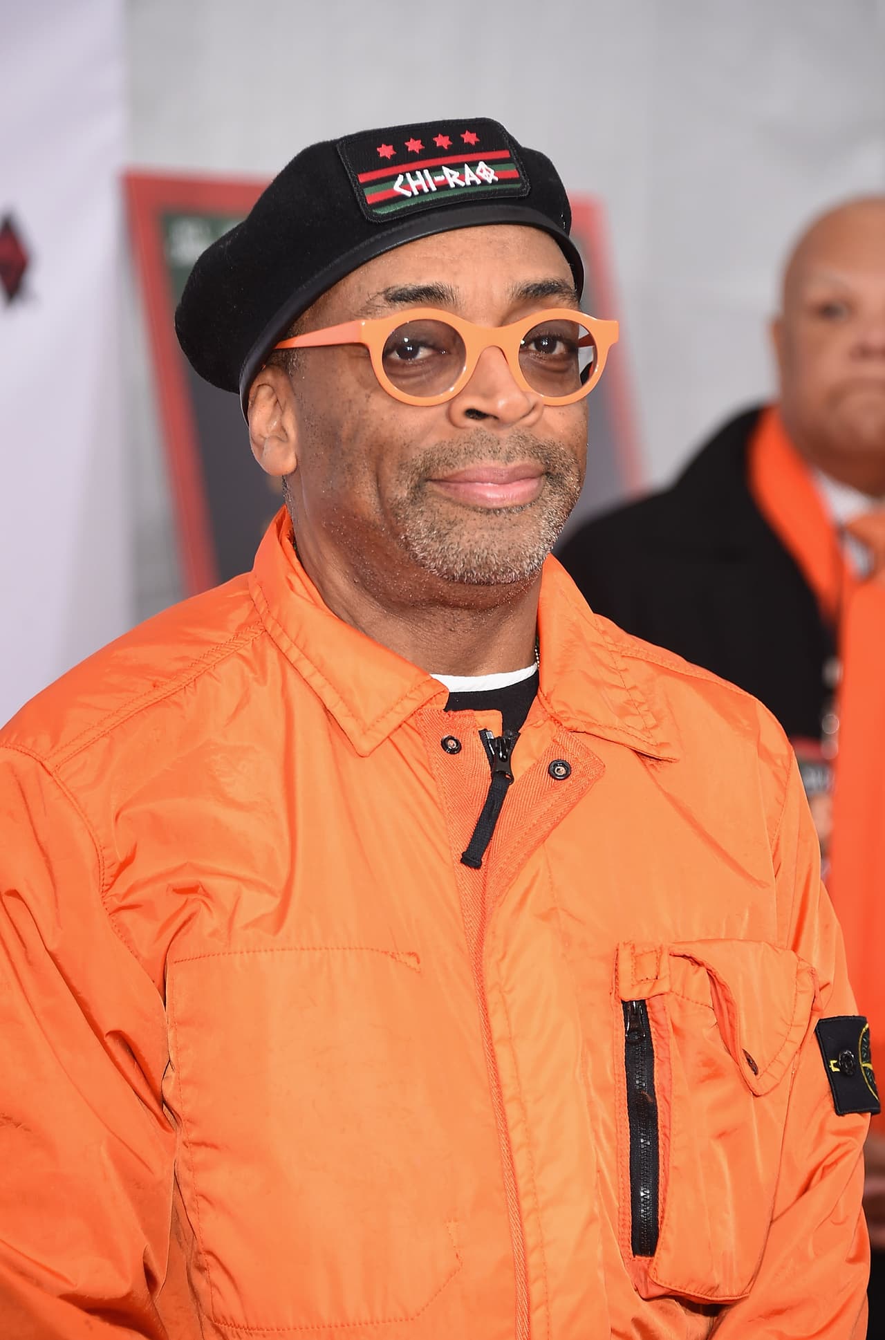 Pero no sólo esto: algunos de ellos incluso se encuentran con madres de víctimas y sobrevivientes de mortíferos ataques a lo largo de Estados Unidos.