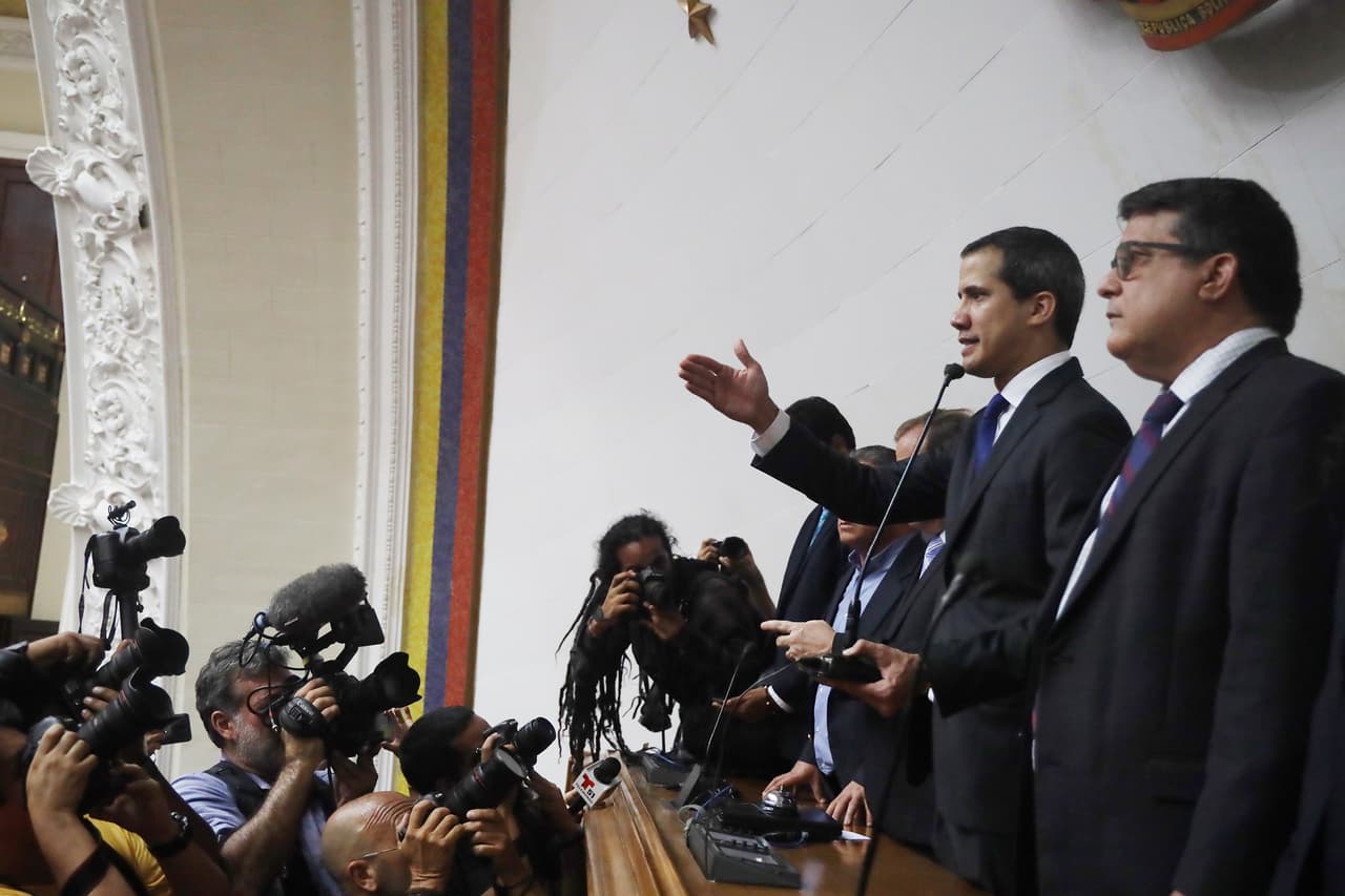 Elecciones del Parlamento en Venezuela serán en diciembre con un aumento de número de curules