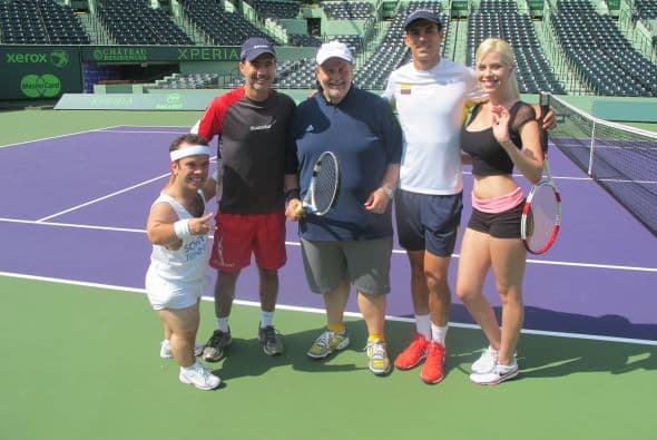 A jugar tenis con El Gordo y La Flaca