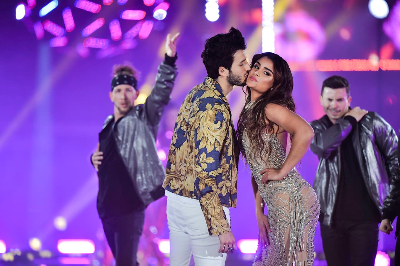 Al final no se pudo resistir.