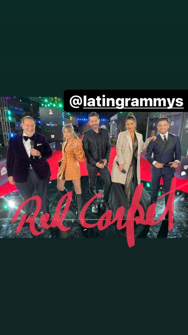 Junto al conductor de 
<b><a href="https://www.univision.com/shows/el-gordo-y-la-flaca" target="_blank">El Gordo y La Flaca</a></b> también estarán 
<b>Chiquinquirá Delgado, Tony Dandrades y Borja Voces, </b>quienes vuelven a ser parte de este especial. A ellos se les suman 
<b>Sofía Reyes y Mane de la Parra,</b> quienes debutarán como 'hosts' del pre-show.