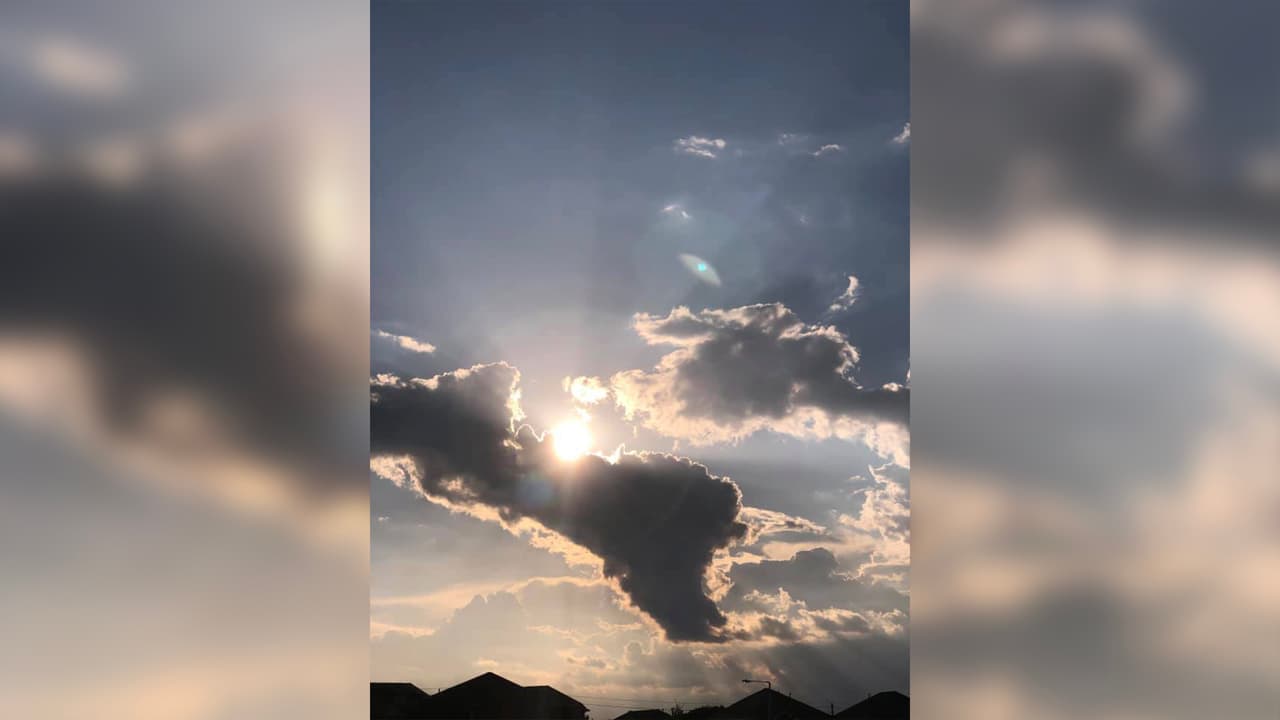 Otro bonito atardecer y es de Yisney Zabala García de Dickinson, Texas.