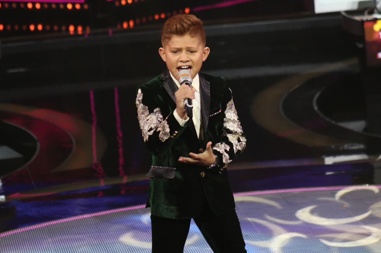 Los dos interpretaron '¿Qué nos pasó?' de Reyli. Esta presentación le dio tres 10 a 'Canelito' y un promedio de 9.5 puntos.