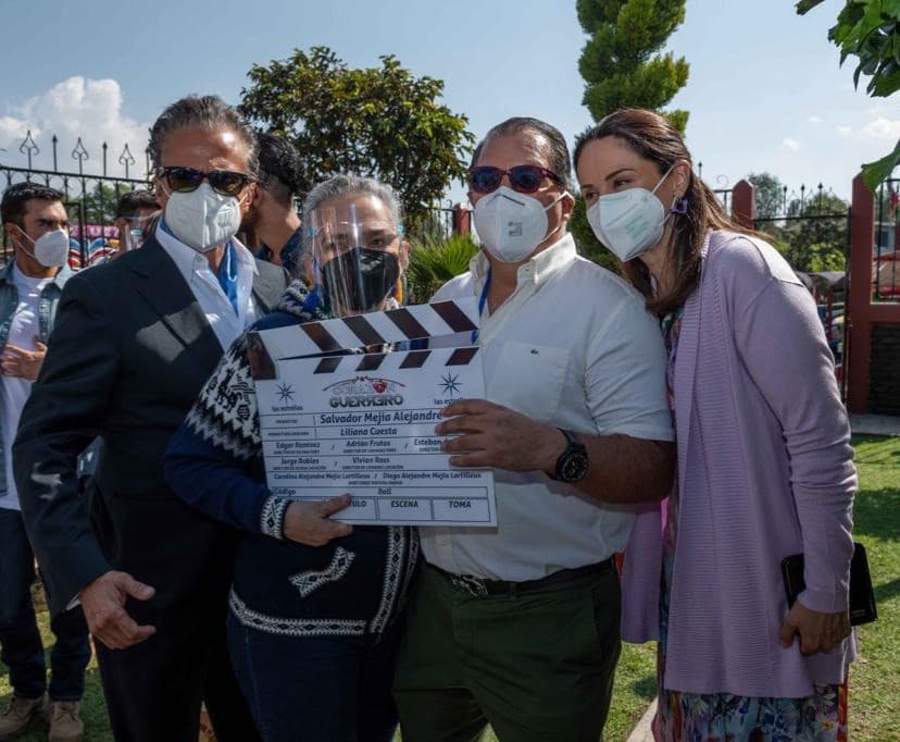 "Siempre 
<b>me voy con la corazonada</b> y con la experiencia de 20 novelas propias", admitió, "y la verdad es que me ha funcionado". 
<br>