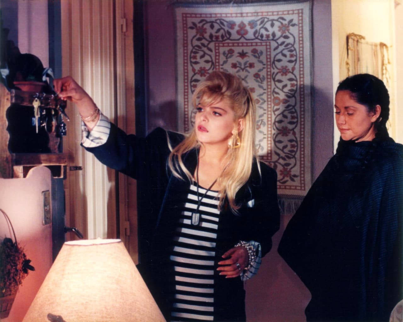 Esta historia fue de las últimas telenovelas que realizó la primera actriz 
<b>Angélica Aragón</b> en Televisa, para después probar suerte en otras televisoras mexicanas.