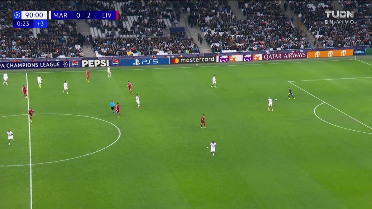 ¡TIRO ATAJADO! disparo por Pierre-Emerick Aubameyang.