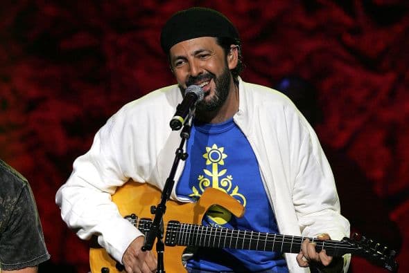7. Y aunque es un cantante carismático y muy exitoso, Juan Luis Guerra se considera asímismo muy tímido.