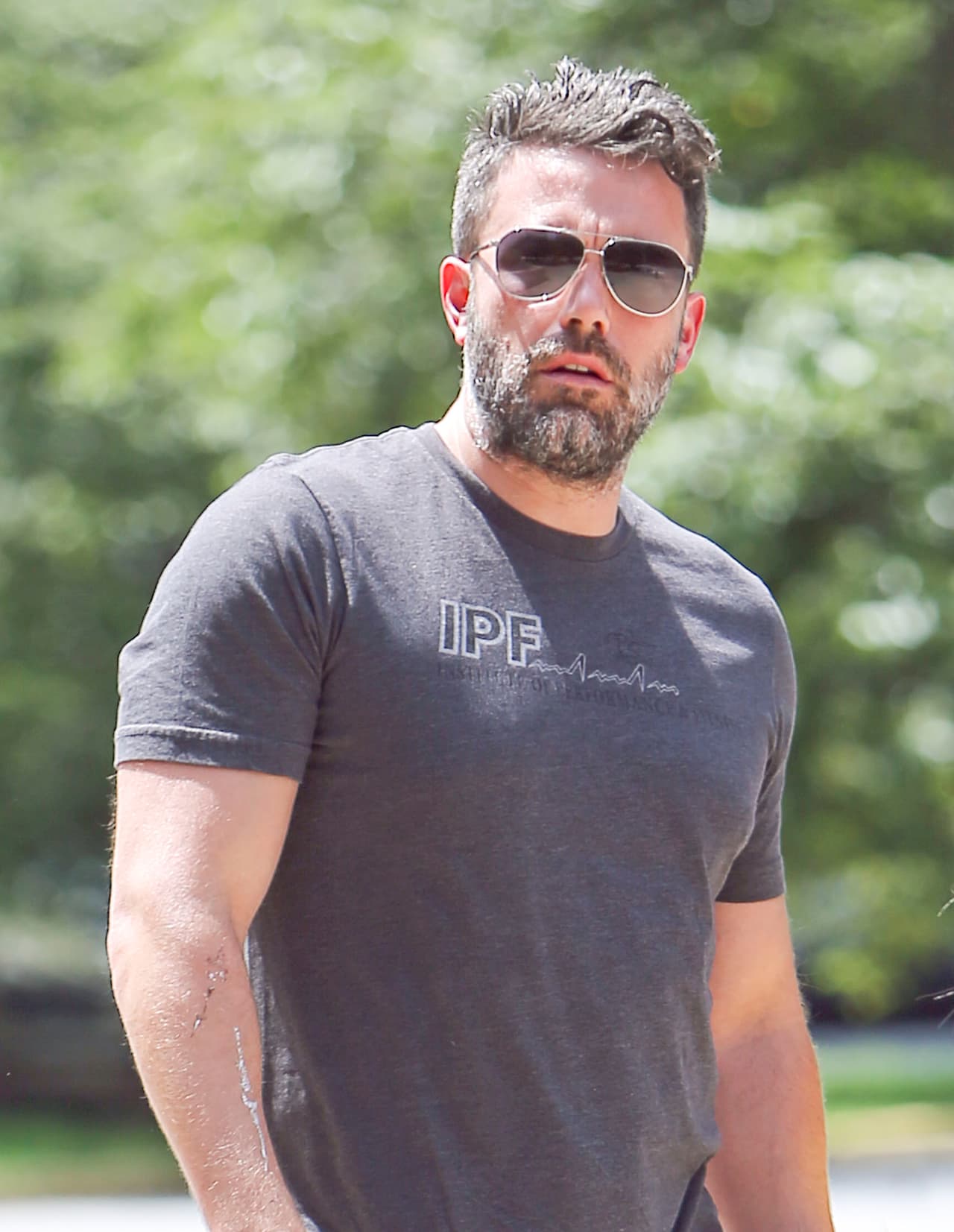 Las malas lenguas dicen que Ben es "mujeriego, bebedor y jugador".