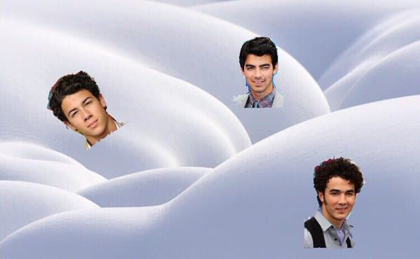 La gente no pierde el humor ante el terrible clima.