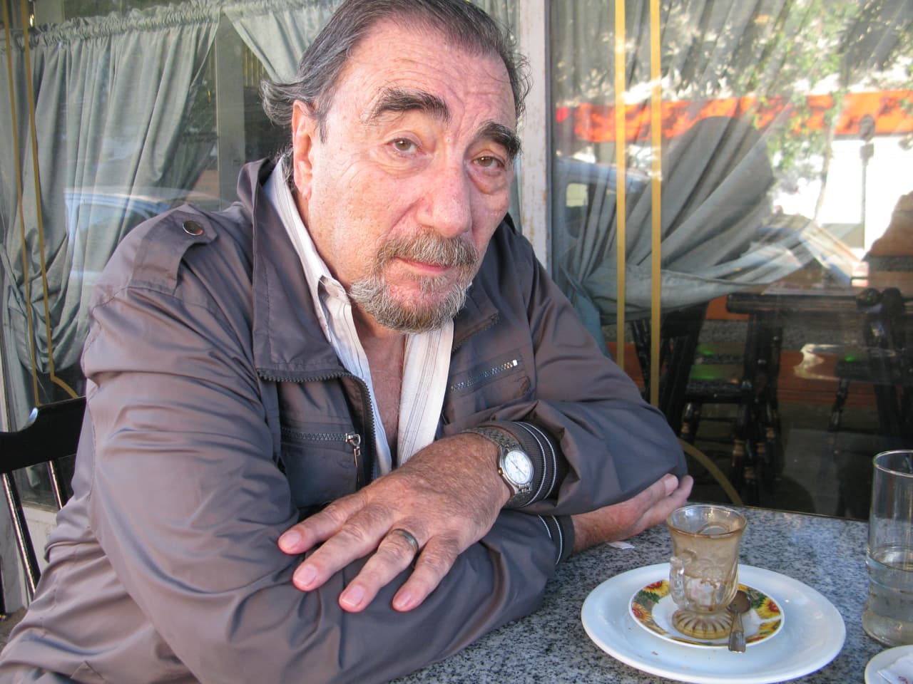 Juan asegura haber votado a Macri pero ahora quiere que responda ante la justicia.