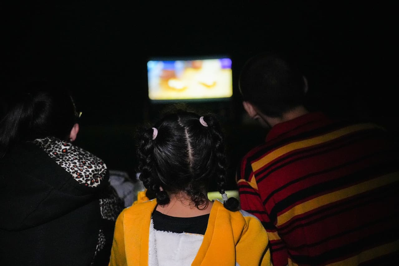 <b>30 de agosto</b>
<br>Película: Elemental
<br> Lugar: Little Flower Playground, en Manhattan
<br> Hora: 9:00 p.m.–11:00 p.m.
<br>
<b><a href="https://www.nycgovparks.org/events/2024/08/30/movies-under-the-stars-elemental" target="_blank">Más información en el siguiente enlace</a></b>
<br>
<br>
<b>31 de Agosto</b>
<br>Película: Elemental
<br>Lugar: Saint James Playground, en el Bronx
<br>Hora: 8:30 a 11:00 pm
<br>
<b> <a href="https://www.nycgovparks.org/events/2024/08/30/movies-under-the-stars-elemental" target="_blank">Más información en el siguiente enlace</a></b>