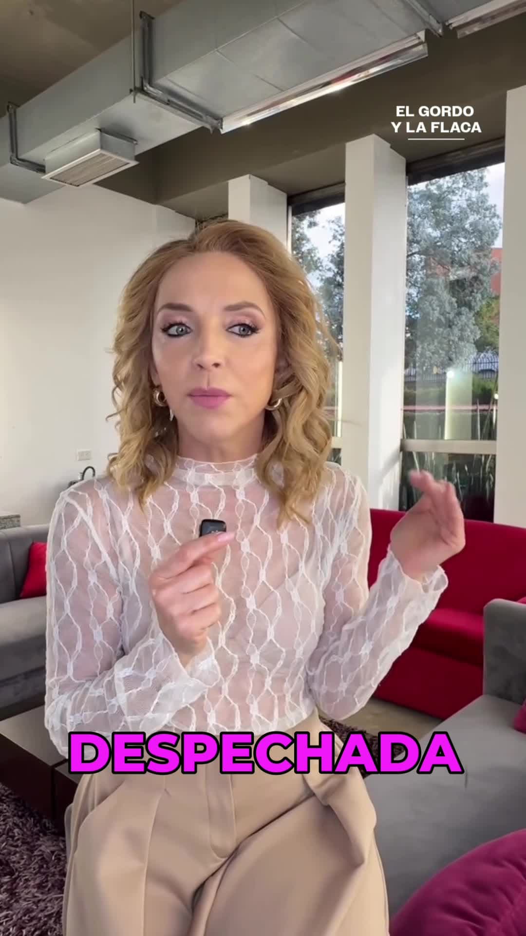 Laura Flores confiesa que extraña sus implantes y se siente “despechada”
