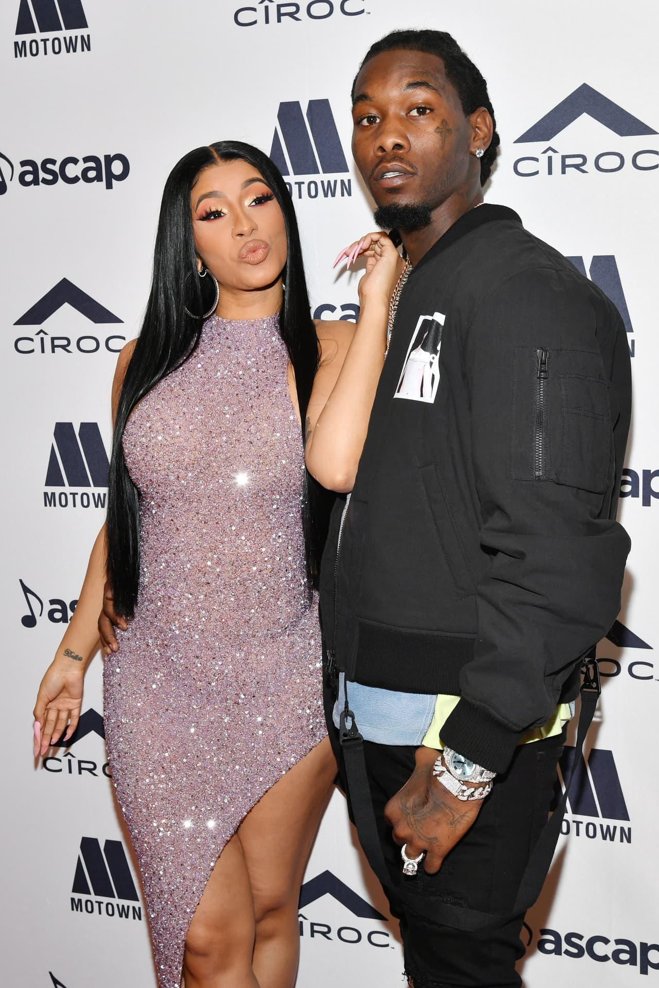 El pasado 15 de septiembre 
<b>Cardi B</b> interpuso una demanda de 
<b>divorcio</b> en contra de 
<b>Offset</b>, para disolver legalmente su matrimonio de tres años.
<br>