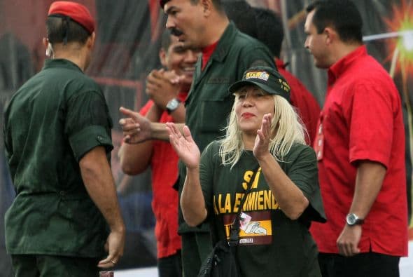 5 de marzo de 2011 Lina Ninette Ron Pereira (23 de septiembre de 1959 - 5 de marzo de 2011), dirigente política fundadora y presidenta del partido político Unidad Popular Venezolana que apoyaba las políticas del Presidente Hugo Chávez, murió de un infarto masivo, Un artículo del periodista Alvaro Alba, publicado en Radio Martí bajo el título "Enfermedad de Chávez" aviva el mito de la “maldición del panteón de Bolívar.”