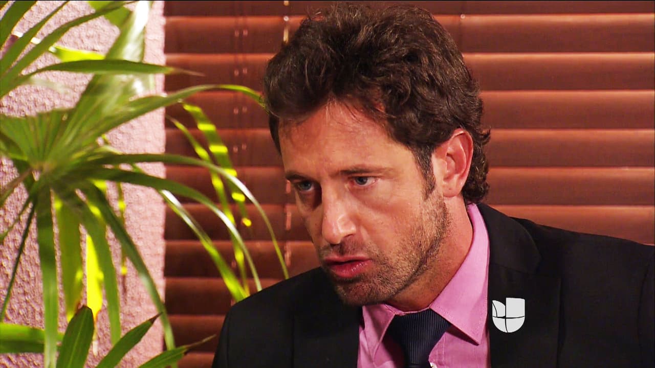 Y ni hablar de Max, no soporta saber que todos sus intentos por sacarte de la cárcel no han funcionado.