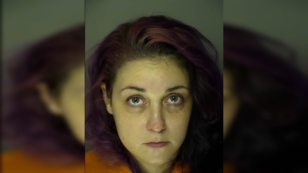 Hallan culpable de asesinato a mujer que arrojó a sus dos bebés recién nacidos a la basura