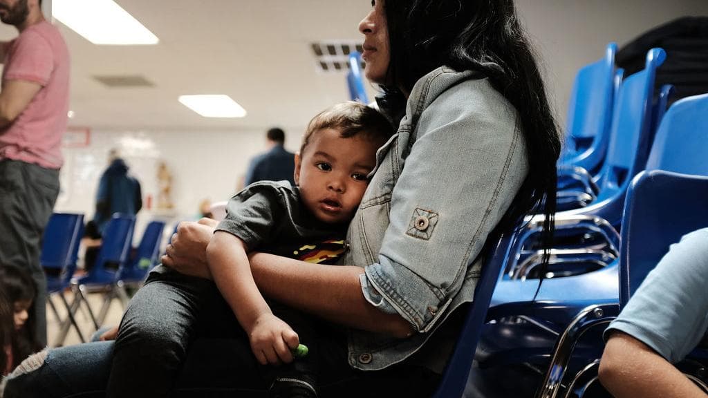 El gobierno da más detalles del proceso de reunificación de las familias, pero deja interrogantes