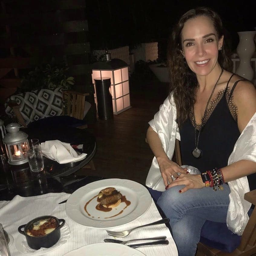 "Lista para una nueva vida, lista para empezar de cero con todas las ganas del mundo. [Es] mi primer evento en muchos años, no crean que nada más hace un año. Tenía muchos años de no salir a un evento porque no tenía ganas", dijo en declaraciones que publicó 'Sale el sol'.