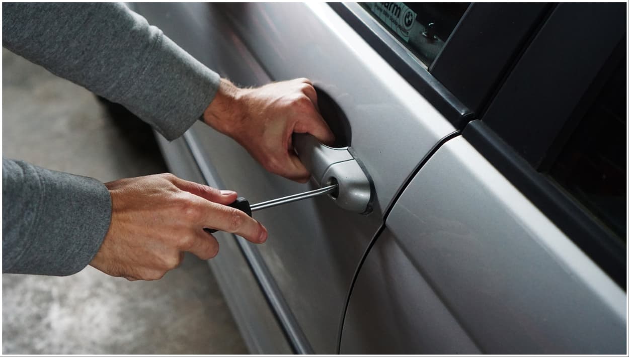 Estos son los dos automóviles que más se roban en Bakersfield ¿Tienes esta marca y modelo?