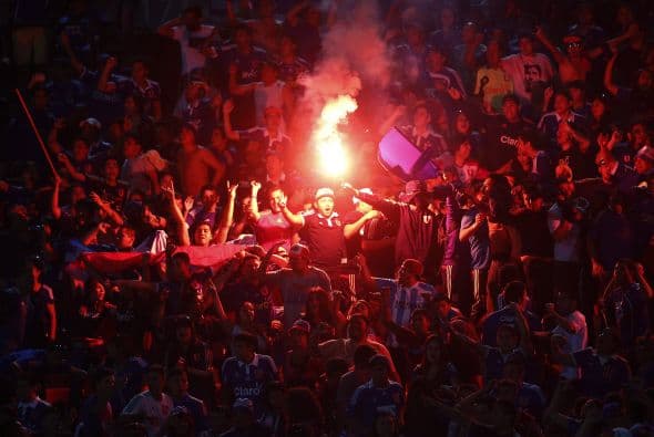 Bengala lanzada por aficionados mata a una persona en Marruecos